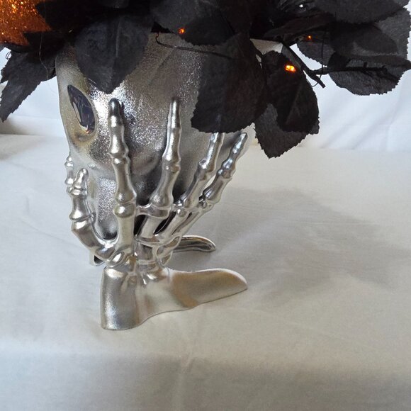 Halloween Shiny Silver Skeleton Head Sparkly Bouquet of Spooky Pumpkins Roses - Picture 8 of 9